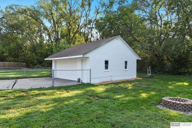 20 Martinview Road, Bellevue, NE 68005