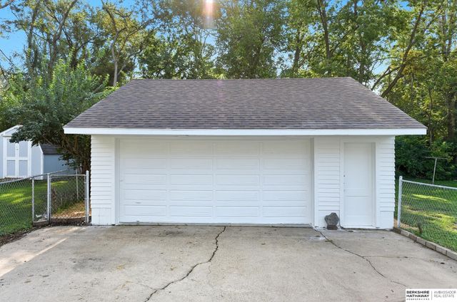 20 Martinview Road, Bellevue, NE 68005