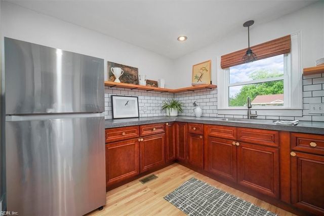 3820 Race ST, Portsmouth, VA 23707