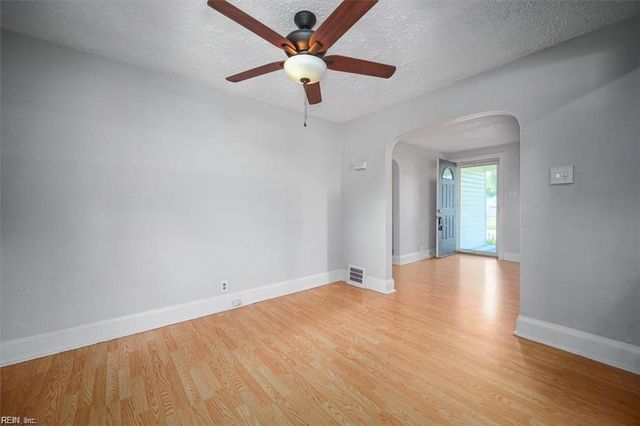 3820 Race ST, Portsmouth, VA 23707