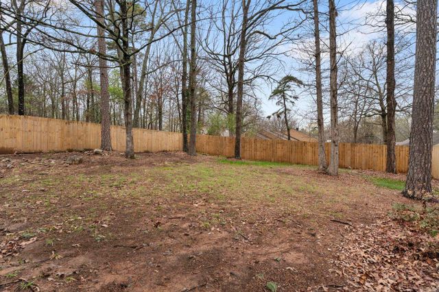 9 Pin Oak Loop, Maumelle, AR 72113