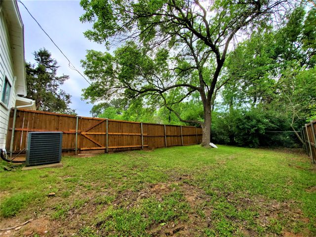 2115 Glenwood Lane 100, Denton, TX 76209