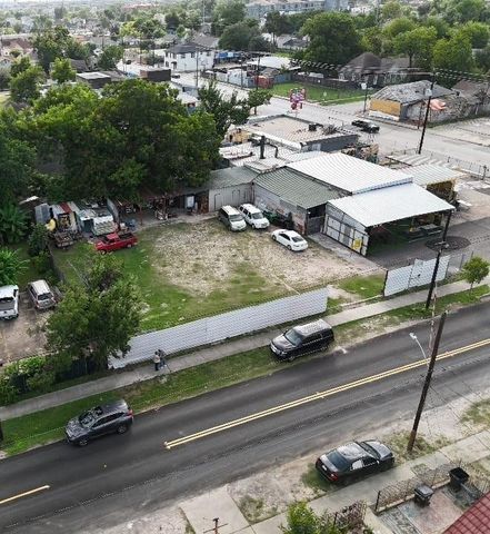 1020 Hogan, Houston, TX 77009