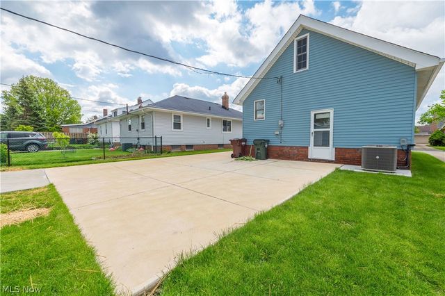8012 Spring Garden Road, Parma, OH 44129