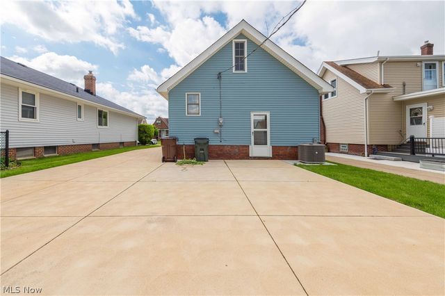8012 Spring Garden Road, Parma, OH 44129