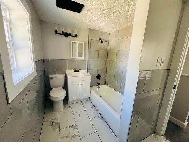 314 E Woodrow Avenue, Columbus, OH 43207