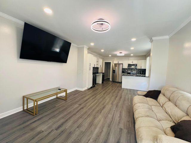 314 E Woodrow Avenue, Columbus, OH 43207