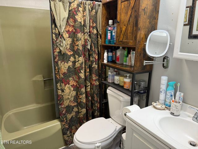 1688 Old Highway 95, Lenoir City, TN 37771