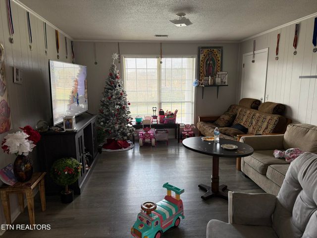 1688 Old Highway 95, Lenoir City, TN 37771