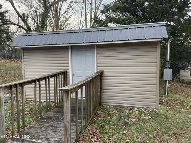 1688 Old Highway 95, Lenoir City, TN 37771