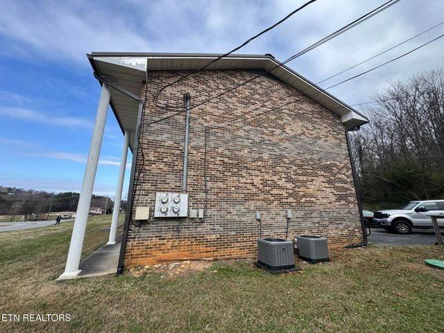 1688 Old Highway 95, Lenoir City, TN 37771