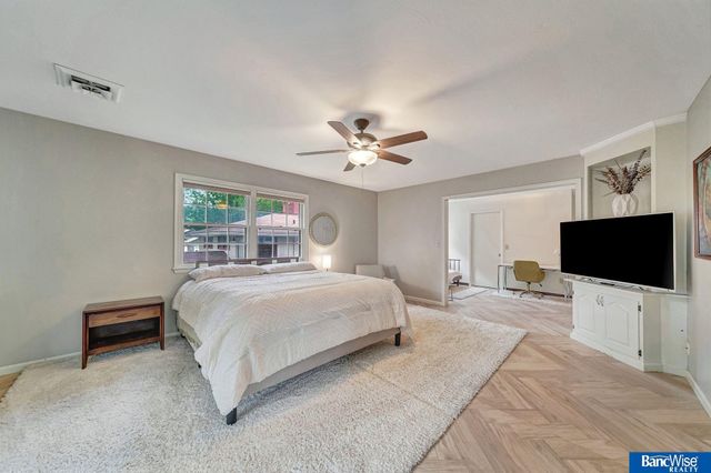 5815 Saint Paul Avenue, Lincoln, NE 68507