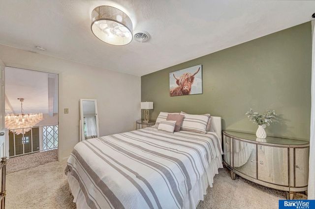 5815 Saint Paul Avenue, Lincoln, NE 68507