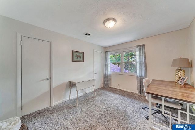 5815 Saint Paul Avenue, Lincoln, NE 68507