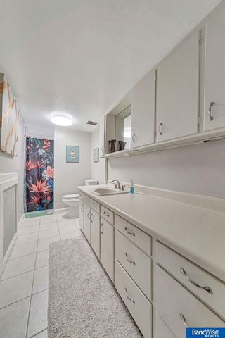 5815 Saint Paul Avenue, Lincoln, NE 68507