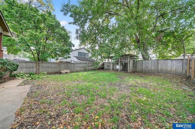 5815 Saint Paul Avenue, Lincoln, NE 68507