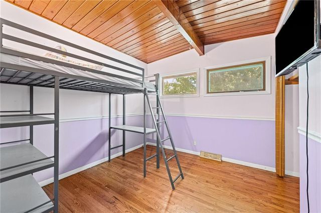 6104 N Garfield Avenue, Gladstone, MO 64118