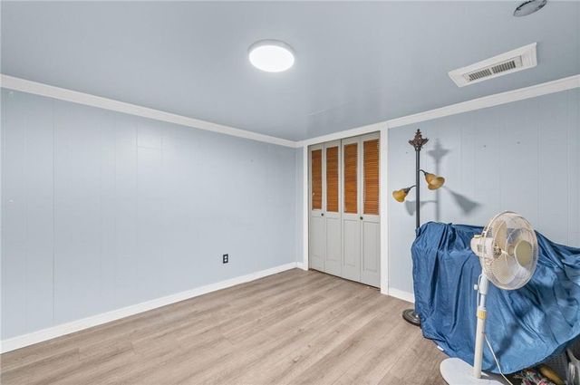 6104 N Garfield Avenue, Gladstone, MO 64118