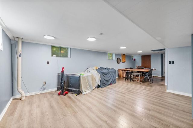 6104 N Garfield Avenue, Gladstone, MO 64118