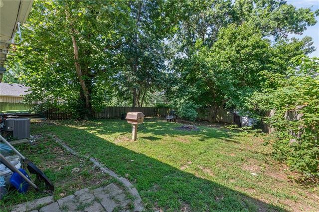 6104 N Garfield Avenue, Gladstone, MO 64118