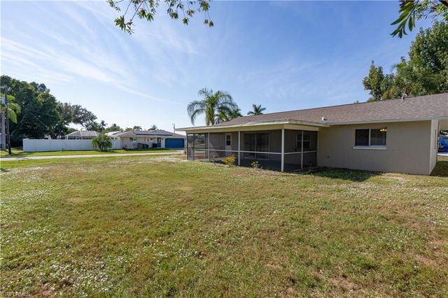 1327 SE 21st AVE, Cape Coral, FL 33990