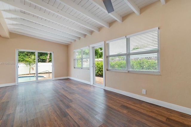 3137 SW 15th St, Fort Lauderdale, FL 33312