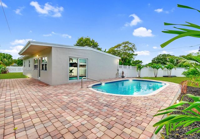 3137 SW 15th St, Fort Lauderdale, FL 33312