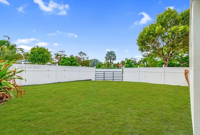 3137 SW 15th St, Fort Lauderdale, FL 33312