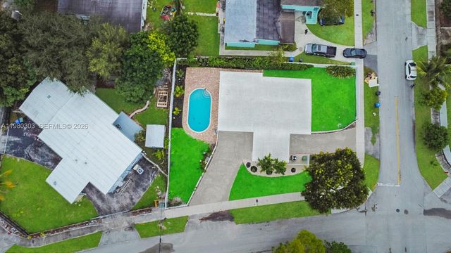 3137 SW 15th St, Fort Lauderdale, FL 33312