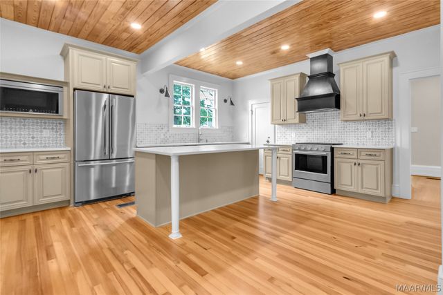 1064 Glen Grattan Drive, Montgomery, AL 36111