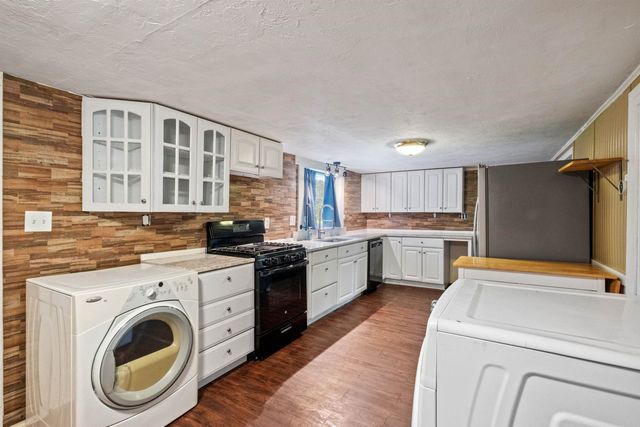 194 Pleasant Street, Bristol, NH 03222