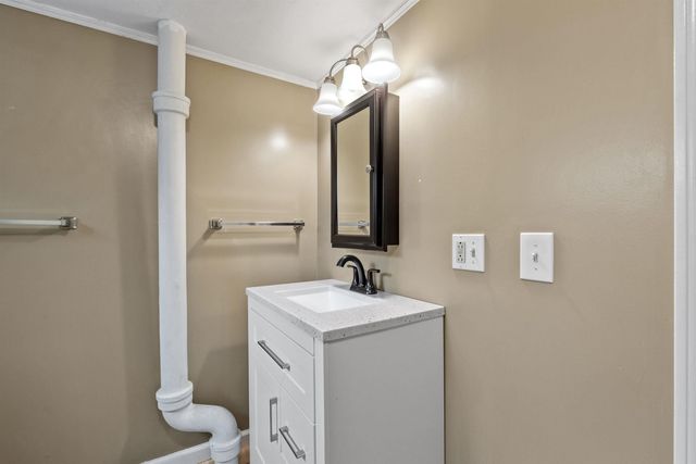 194 Pleasant Street, Bristol, NH 03222