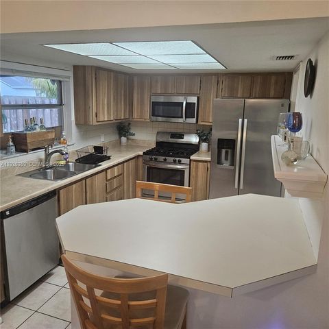 11461 NW 45th Pl, Sunrise, FL 33323