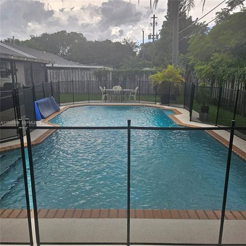 11461 NW 45th Pl, Sunrise, FL 33323