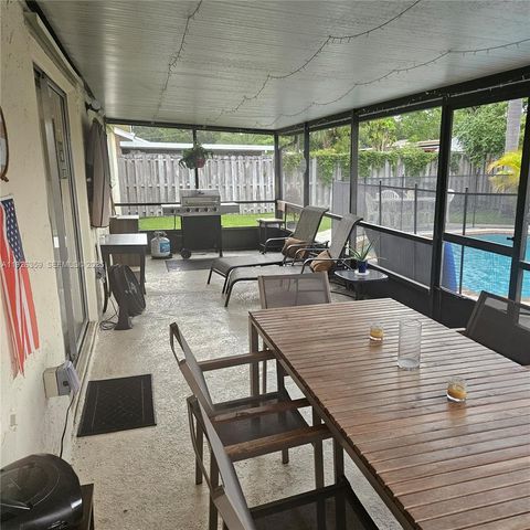 11461 NW 45th Pl, Sunrise, FL 33323