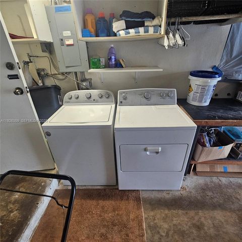 11461 NW 45th Pl, Sunrise, FL 33323