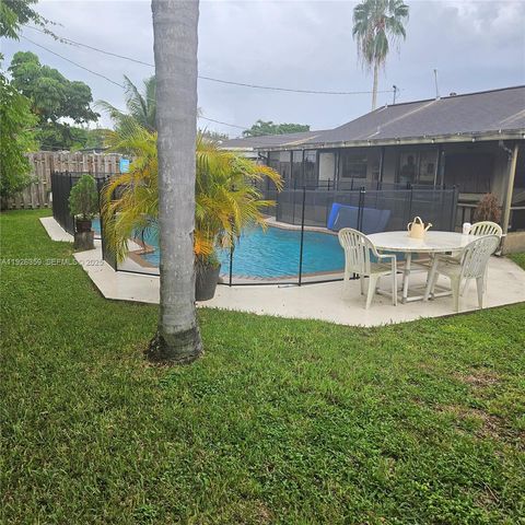 11461 NW 45th Pl, Sunrise, FL 33323