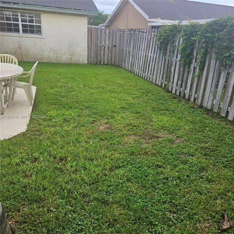 11461 NW 45th Pl, Sunrise, FL 33323