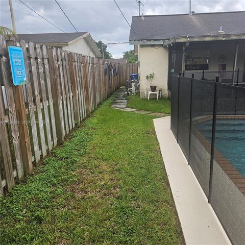 11461 NW 45th Pl, Sunrise, FL 33323