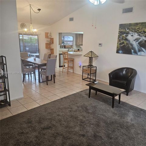 11461 NW 45th Pl, Sunrise, FL 33323