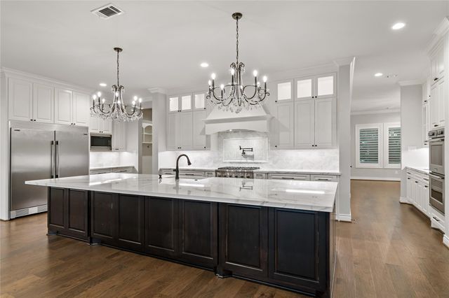 1808 Austin Creek, Fiendswood, TX 77546