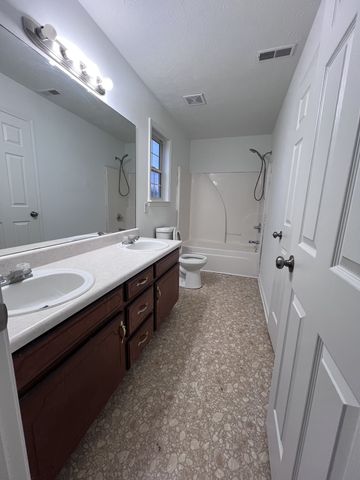 512 Grayson Ct, La Vergne, TN 37086