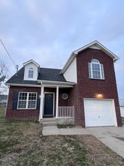 512 Grayson Ct, La Vergne, TN 37086