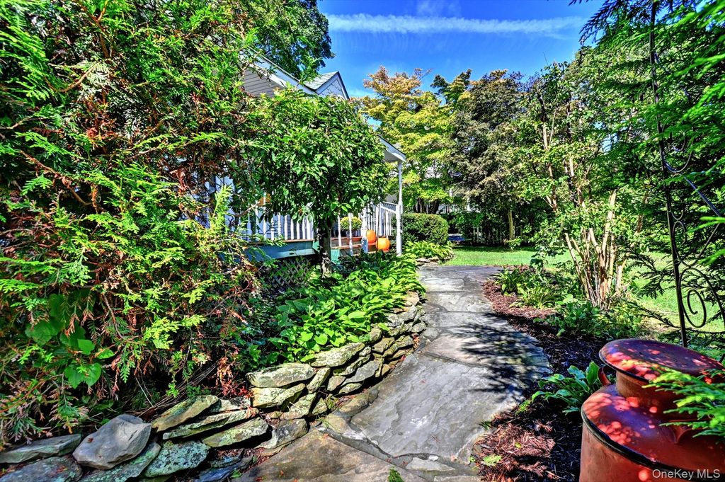 240 Washington Avenue, Saint James, NY 11780 — photo 5