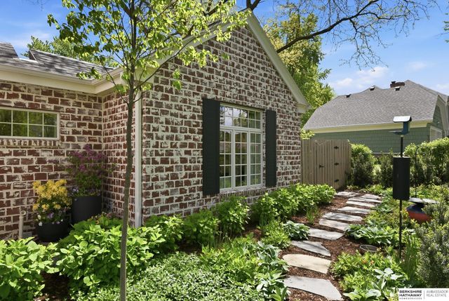 503 Ridgewood Avenue, Omaha, NE 68114