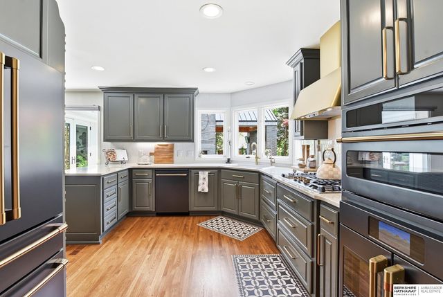 503 Ridgewood Avenue, Omaha, NE 68114