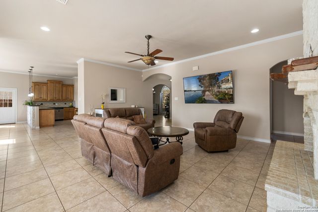 140 Legacy Trail, La Vernia, TX 78121