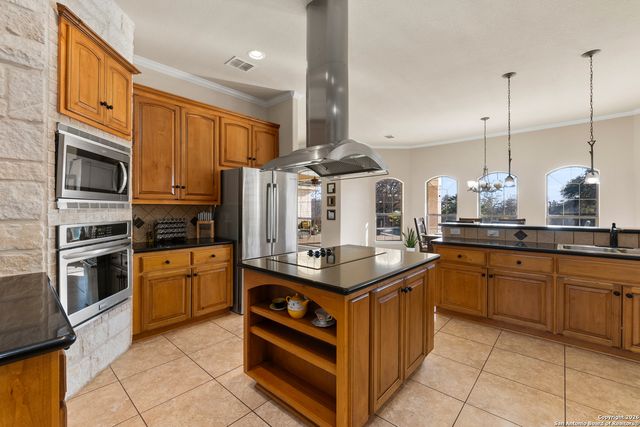 140 Legacy Trail, La Vernia, TX 78121