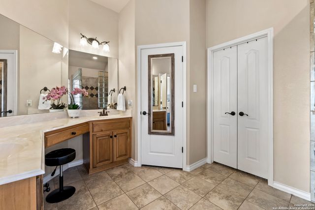 140 Legacy Trail, La Vernia, TX 78121