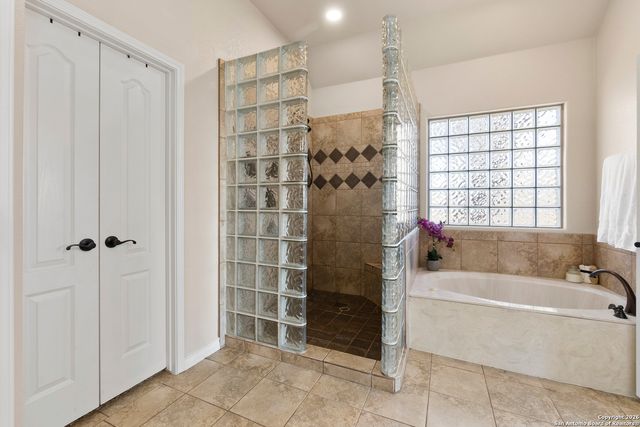 140 Legacy Trail, La Vernia, TX 78121